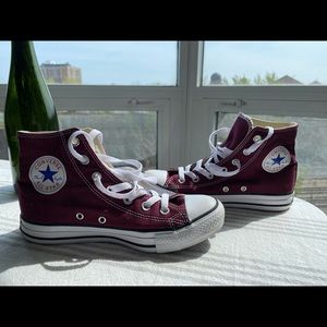 UNISEX HIGH TOP MAROON CONVERSE